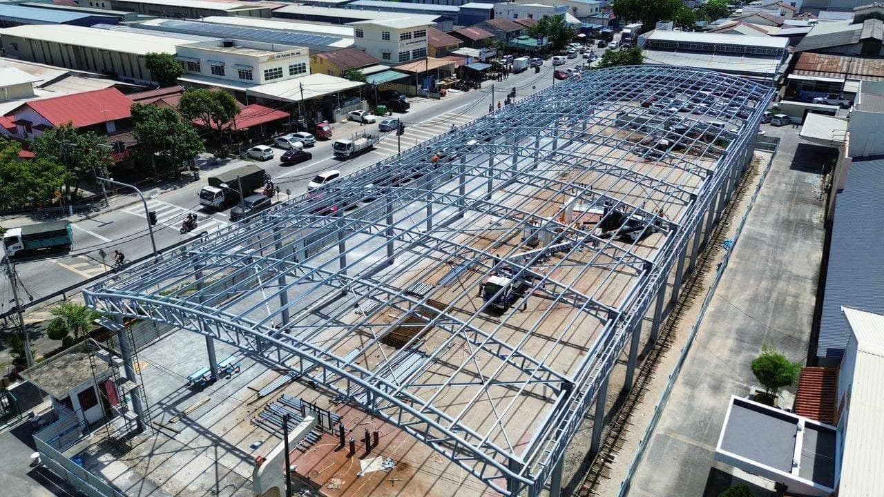 Large span steel roof structure project by One Roof Solutions